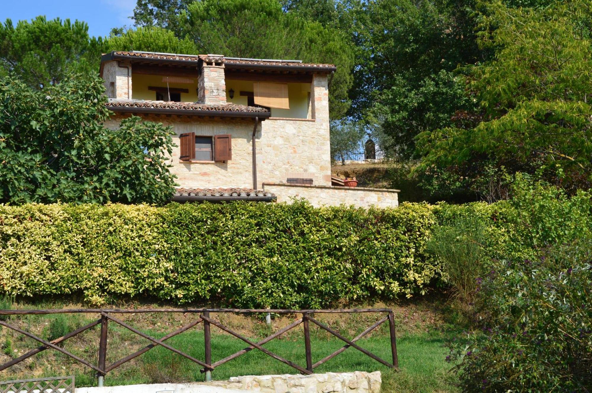 Agriturismo Bio Tra Cielo E Terra Lägenhet Grutti Exteriör bild